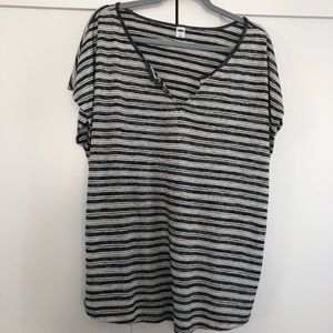 Old Navy Tee. XL